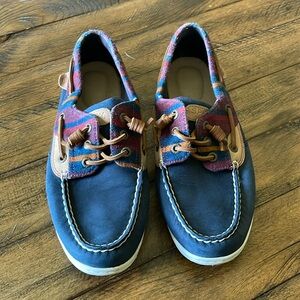 Sperry Top-Sider 8.5 Worn handful of times. Like new condition.